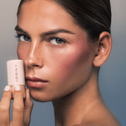 Flush & Bloom Stick Blush aplicación
