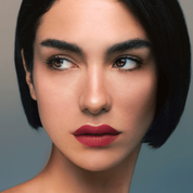 Lip Grace Lipstick labial semi mate cremoso Mystique Girl aplicación
