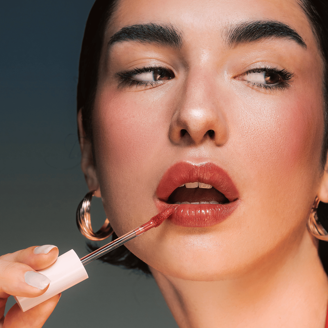 Lip Bloom Oil & Tint tinta y aceite de labios tono Clover Club makeup look
