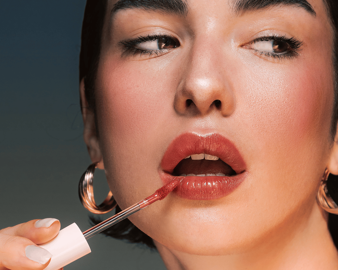 Lip Bloom Oil & Tint tinta y aceite de labios tono Clover Club makeup look